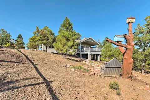 Fireplace, Deck & Grill: Show Low Haven