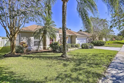 Bright Titusville Retreat w/ Lanai - WFH Friendly!