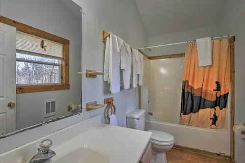 'gone Hiking' Bryson City Cabin w/ Hot Tub & Grill