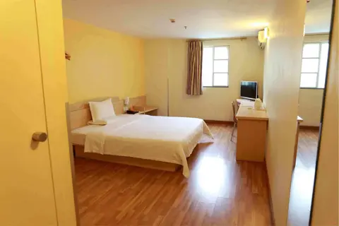 7Days Inn Zhongshan South District Chuntian Baihuo Square