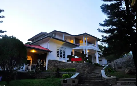 Kandy Lake Layathraa