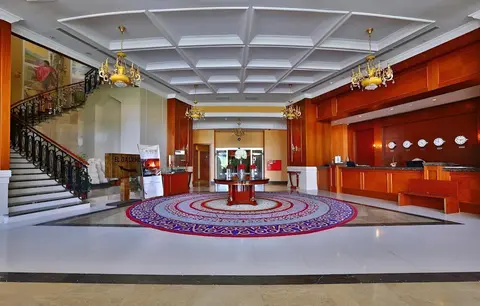 Diplomat Hotel & Business Center