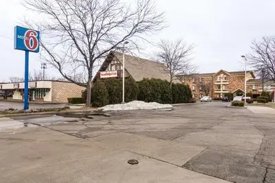Motel 6-Libertyville, IL