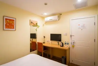 Home Inn Chongqing Jiazhou Road Subway Station
