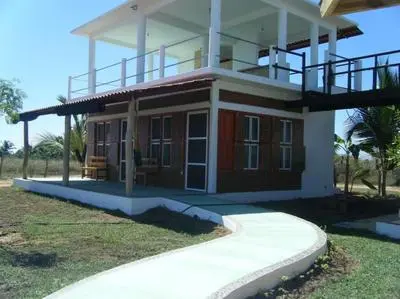 Casa Colibrí Agua Blanca