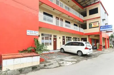 RedDoorz Syariah near T1 Juanda Airport 2
