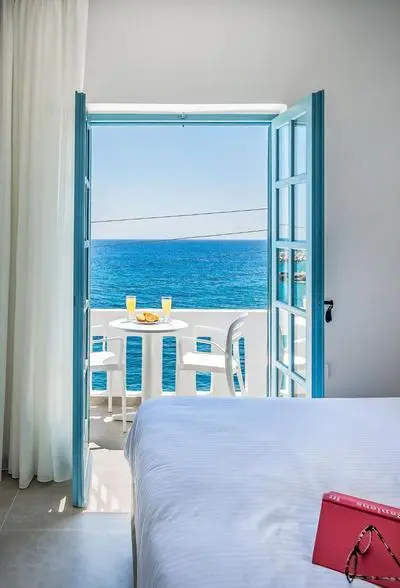 Livikon by the Sea