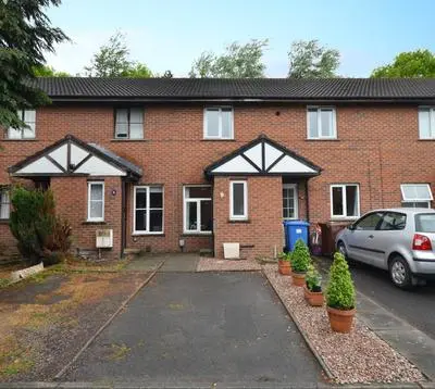 Bright Stylish 2 Bedroom Garden Apartment South Belfast close to Everything