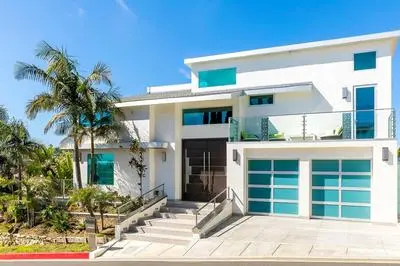 Villa Genesis-HOLLYWOOD ESTATE WITH STUNNING VIEWS