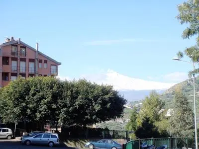 Taormina center 4 BR penthouse, terrace with views