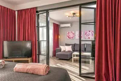 ROSÉ one bedroom designer apartment in city centre by Flat Mаnager