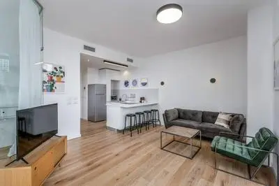 Front Beach in luxury Building Hayarkon 29
