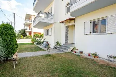 La Casa - traditionally elegant apt 38m2 w prk grd