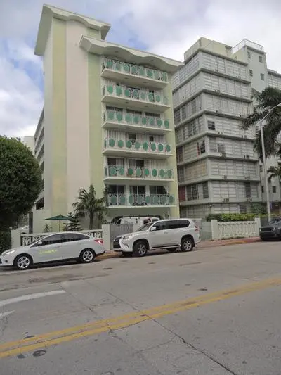 Luxe 2BR w Parking in Heart of South Beach
