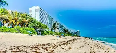 Castle B17 Contemporary Condo with Pool, Beach Access and Free Parking