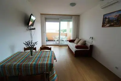 Apartment Sea View Šarić