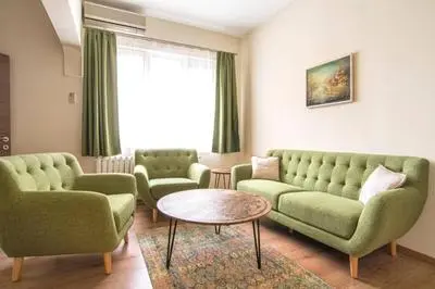 Elegant & Stylish 2 Bedroom Top Central Apartment