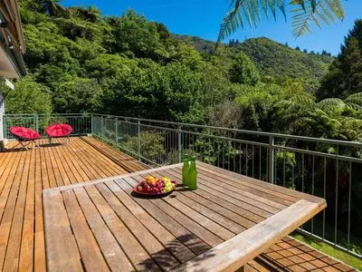 Serene Sounds - Anakiwa Holiday Home