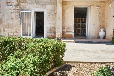 Equorum Prospectus 2 - OSTUNI CENTRO - Guest House