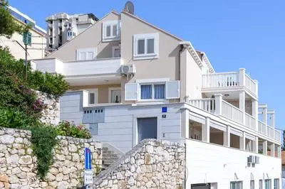 Apartment Violeta 1 with private terrace