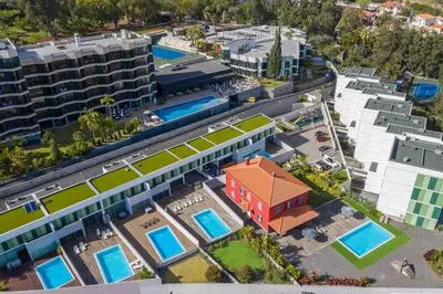 Century House with private pool by Holiday Rental Madeira