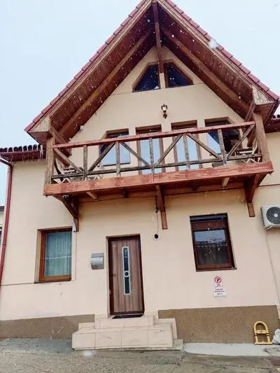 Casa cu Balcon