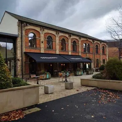 UNRIVALLED LOCATION - FIVE STAR - Worcester Apartment