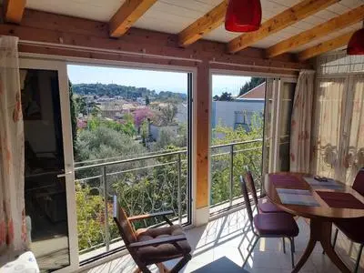 Greenview Apartment with Parking
