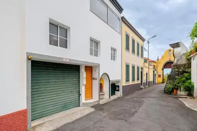 Casa do Castelo by An Island Apart