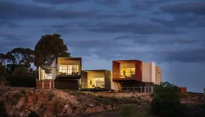 The Frames - Couples Retreat with Private Heated Pool, Spa & Sauna