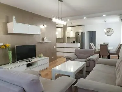 Lux Family Apartment KRUNA
