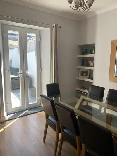 Perfect base for 8, pets allowed