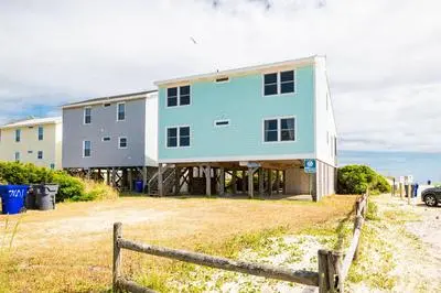 Altamarea by Oak Island Accommodations