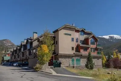 Studio Colorado Vacation Rental Located Near River Run Village With Hot Tub And Pool Access