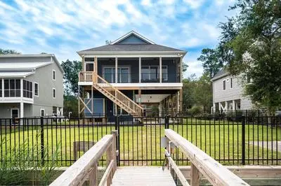 Waterway Haven by Oak Island Accommodations