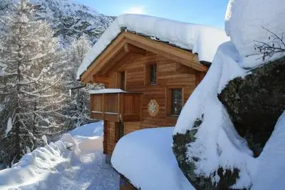 Chalet Hinter dem Rot Stei, private wellness, in ski and hiking area of Zermatt