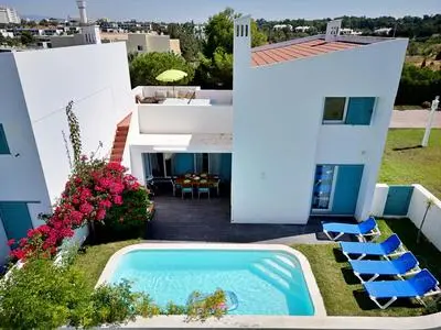 Casa da Prainha - private pool, next to the beach
