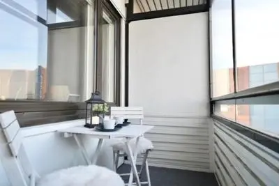 Cozy and Bright 2-Bedroom Apartment Washer and Dryer, King Size Bed
