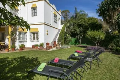 Villa Arin - Beachside Family Home by Finest Rentals