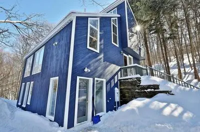 Rustic 3 bedroom home Moose Lodge