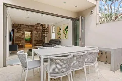 Panorama Firework View - Classic 4-Level Terrace Style Living in Kirribilli !!!