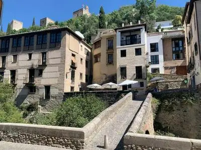 Cosy Flat/Nearly Touching Alhambra/Great Views