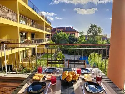 Deluxe Living by LovelyStay