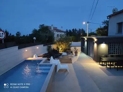 HOUSE ZOYA
