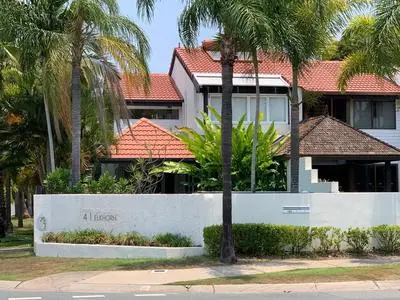 Noosa Boutique Apartments & Elkhorn Villas