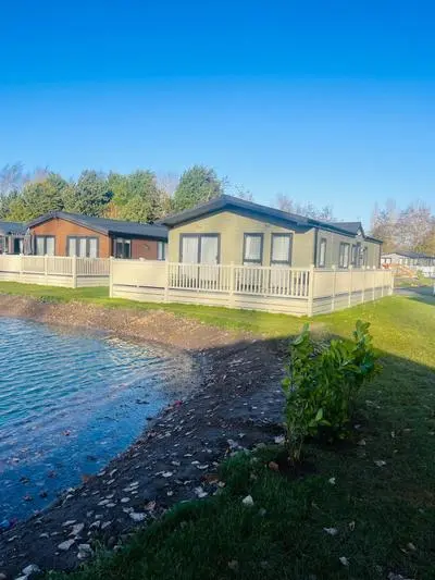Bridgewater Lodge with Hot Tub