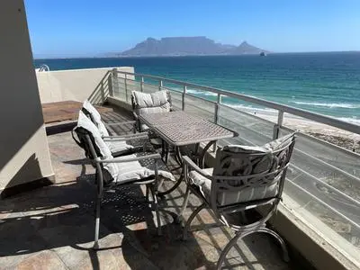 Beach penthouse-style living,self checkin,king beds