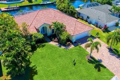 Casa Nalani - phenomenal 8 guest holiday villa in the Yacht Club