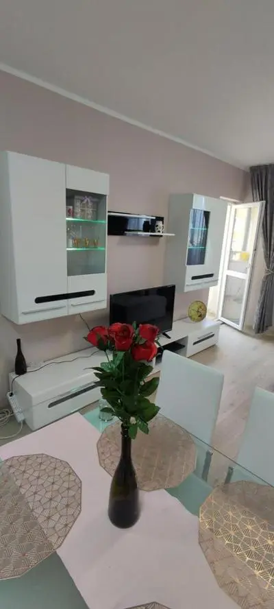 Luxury and stylish apartmen, metro station Obelya