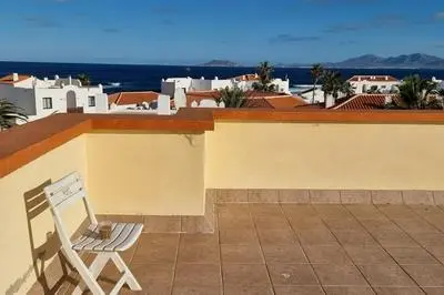 Gilda: beautiful spacious apartment. Seaview from rooftop terrace